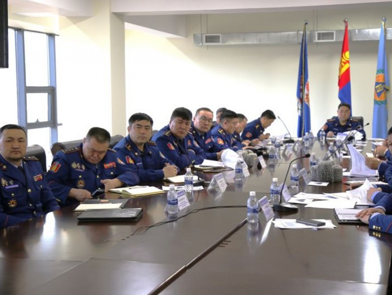 Цаг үеийн асуудлыг хэлэлцлээ