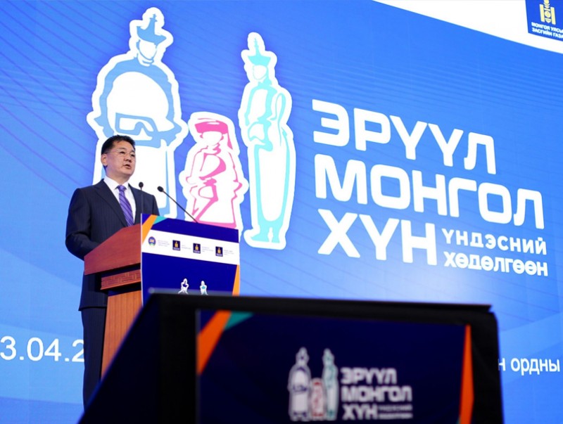 У.Хүрэлсүх: “Эрүүл хүн, эрүүл гэр бүл, эрүүл хамт олон”-ы төлөө үндэстнээрээ сэтгэлгээний өөрчлөлт хийе
