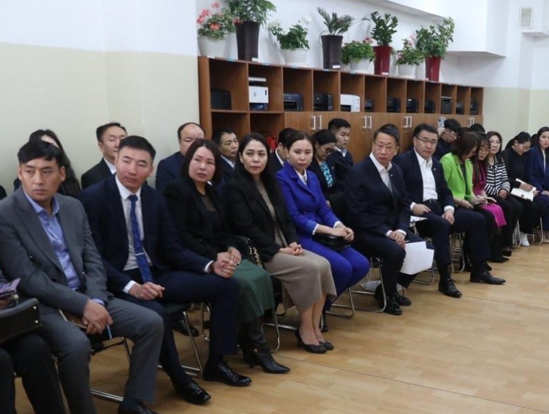 Багшийн хөгжлийг дэмжих цогц хөтөлбөр боловсруулж Засгийн газарт танилцуулахыг Ерөнхий сайд үүрэг болголоо