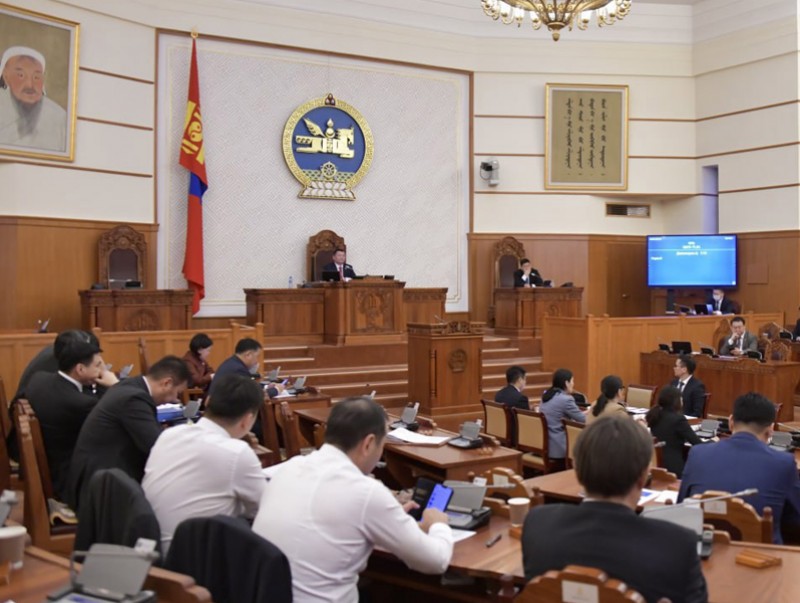 УИХ: Зарим хуулийн төслүүдийг эцсийн хэлэлцүүлэгт шилжүүлэв