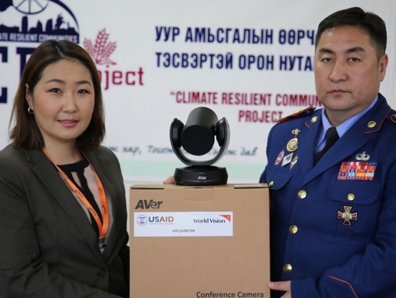 Сургалтын танхимыг тохижуулан, тоног төхөөрөмжийг хүлээлгэн өглөө