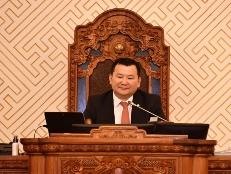 Төмөр замын тээврийн тухай хуулийн шинэчилсэн найруулгын төслүүдийг эцсийн хэлэлцүүлэгт шилжүүлэв