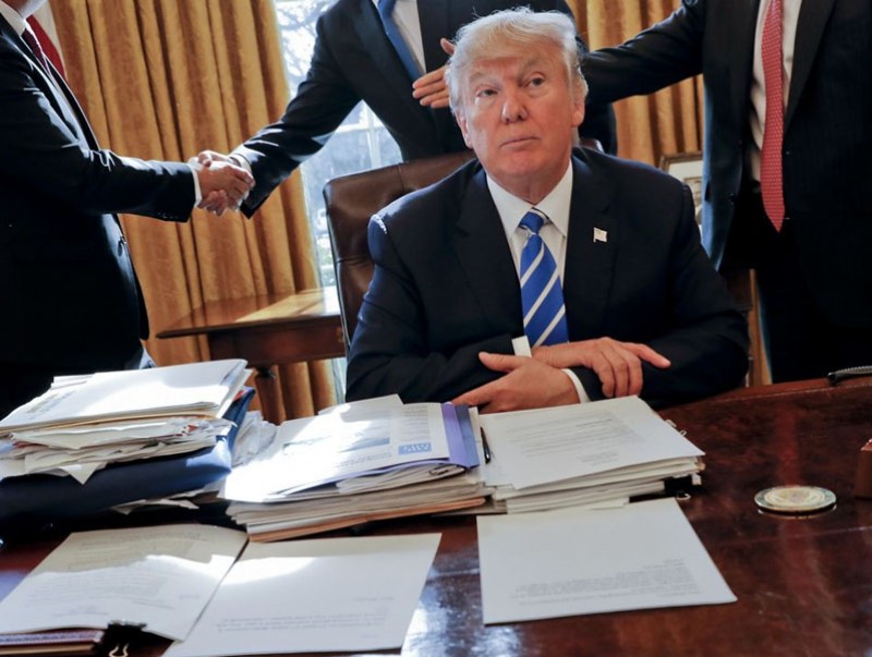 АНУ-ын ерөнхийлөгч асан Дональд Трампыг 37 зүйл ангиар буруутгажээ