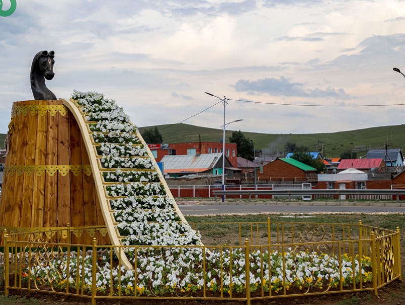 Төв аймаг 100 жилийн ойн зочдоо "сүү"-гээр угтаж, үднэ