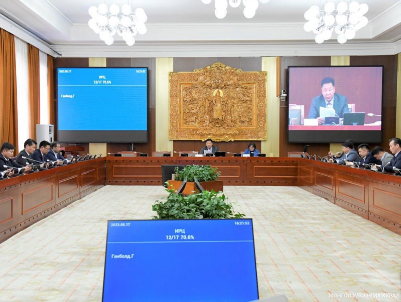 ХАА, хүнс, арьс шир, ноос ноолуур, газрын тос, нунтаг төмөрлөгийн салбарын үйл ажиллагаатай танилцаж, үйлдвэрлэл эрхлэгчдийн саналыг сонсчээ