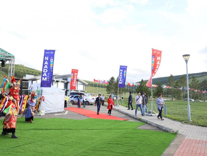 Өв соёлоо өнгөлөн, өнөө үетэй хослуулсан “Naadam night-2023” үйл ажиллагаа боллоо