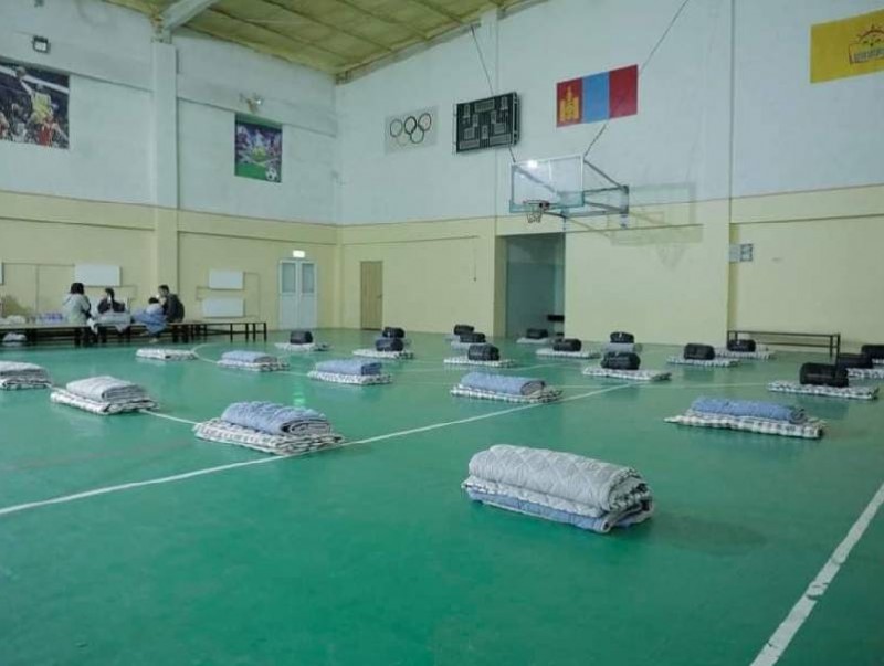 Үерт өртөж орон гэргүй болсон иргэдийг түр орон байраар ханган ажиллаж байна