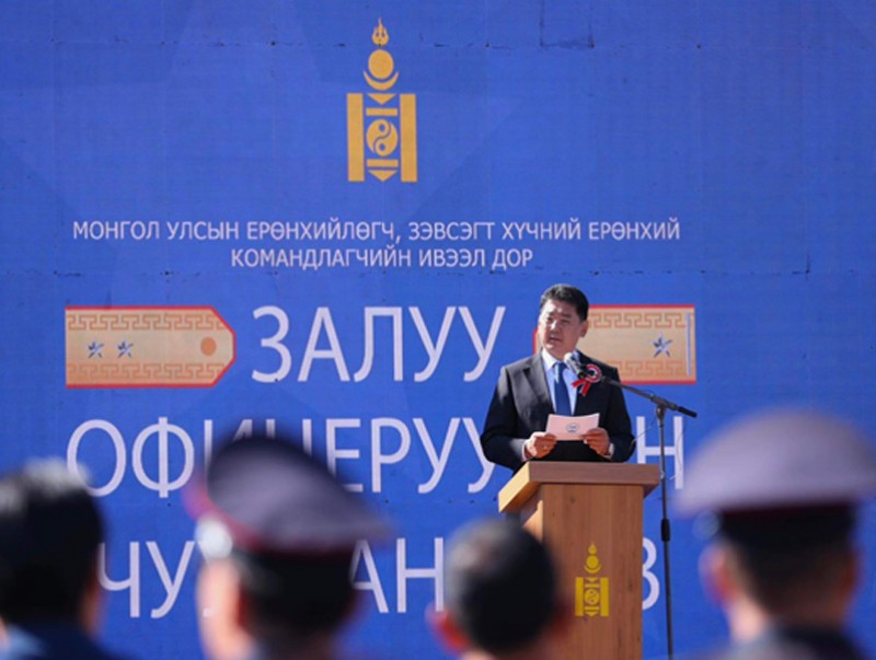 Ерөнхийлөгч У.Хүрэлсүх: Залуу офицеруудыг хөгжүүлж, нийгмийн хамгааллыг нь нэгдсэн бодлогоор шийдвэрлэх шаардлагатай