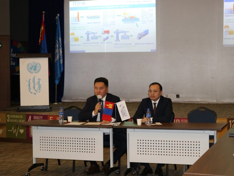 Хуурай боомт байгуулахад төрөөс баримталж буй бодлогын талаар хэлэлцлээ