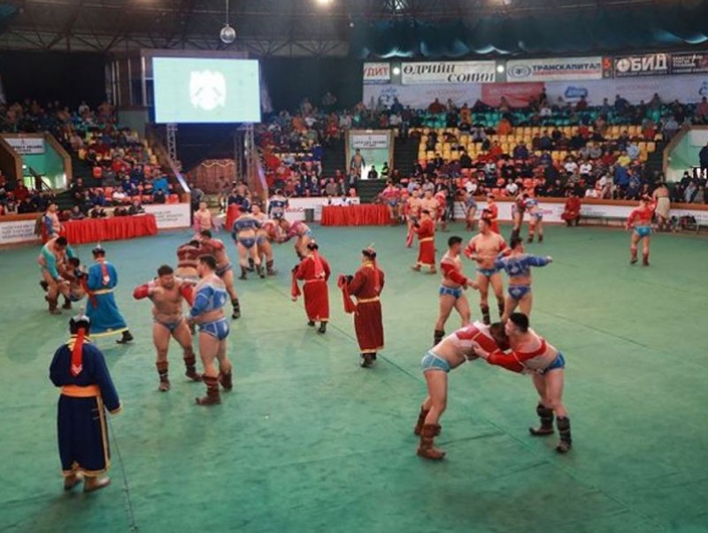 Монгол бахархлын өдөрт зориулсан хүчит бөхийн барилдаан /шууд/