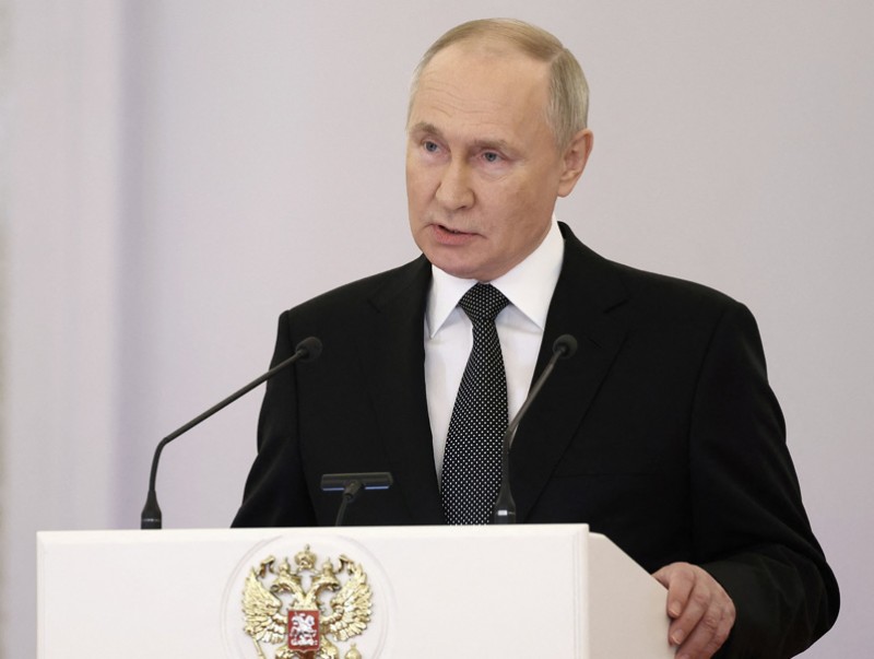 Владимир Путин ирэх оны Ерөнхийлөгчийн сонгуульд өрсөлдөнө гэдгээ мэдэгдэв