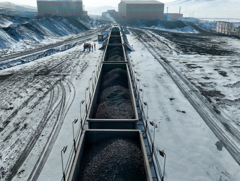 Тавантолгой түлш: Өнөөдөр 35 вагон мидлинг татан авлаа