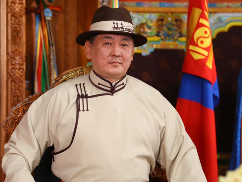 Монгол Улсын Ерөнхийлөгч У.Хүрэлсүхийн XVII жарны “Хилэнт эх” хэмээх Модон луу жилийн сар шинийн мэндчилгээ