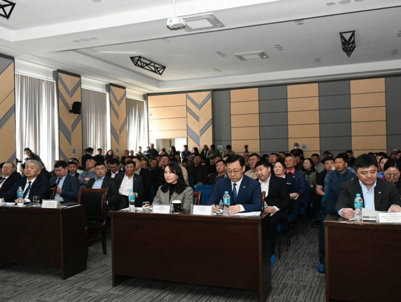 “Газар тариалангийн салбарын өнөөгийн байдал-тогтвортой хөгжлийн гарц, шийдэл” сэдэвт бага хурал эхэллээ