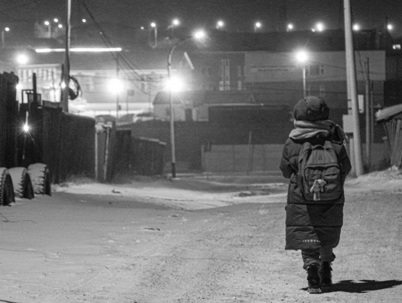 Зарим иргэн км гаруй алхаж ажил, сургуульдаа хүрч байна