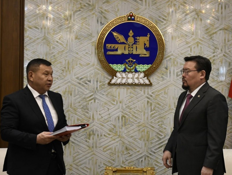 Малчин өрхийн холбооны эрх зүйн байдлын тухай хуулийн төсөл болон холбогдуулан боловсруулсан бусад хуулийн төслүүдийг өргөн мэдүүлэв