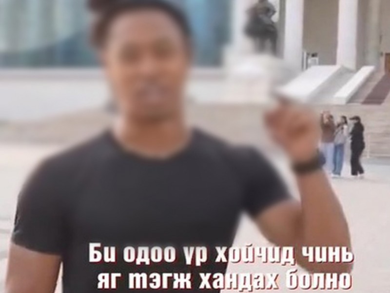 Чингис хааны хөшөө рүү зааж, танхайрсан гадаадын иргэнийг Цагдаагийн байгууллагаас шалгаж байна