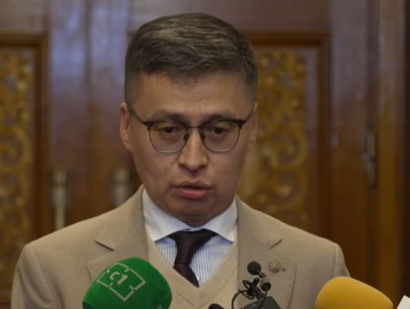 Б.Баасандорж: УИХ-ын дарга Дэгийн тухай хуулиар ямар нэгэн заалт өөрчилж уншаагүй