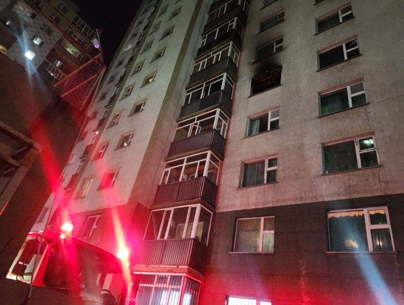 Орон сууцны хороололд гарсан гал түймрийг бүрэн унтрааж, 60 гаруй иргэний аюулгүй байдлыг хангажээ