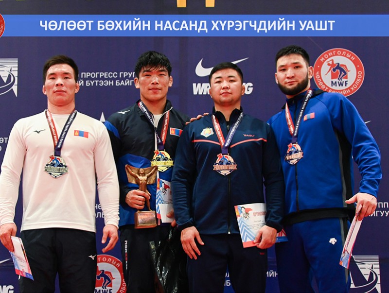 Н. Батбилгүүн УАШТ-ий иж бүрэн медальтан боллоо