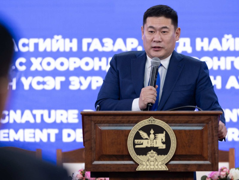 Л.Оюун-Эрдэнэ: Франц Улстай хөрөнгө оруулалтын гэрээ байгуулснаар Засгийн газрын 14 мега төслийн гурав дахь нь хөдөлж байна
