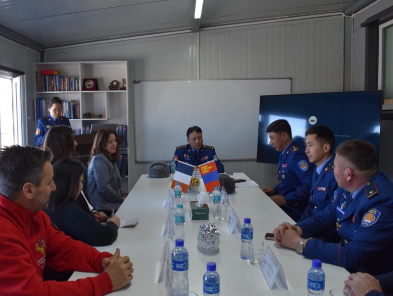 Агаараас эрэн хайх, аврах 111 дүгээр ангид ажиллаж, төслийн талаар санал солилцов
