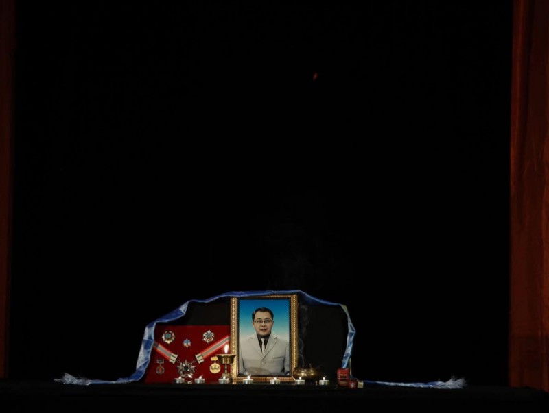 Монголын сэтгүүлчид үзэг нэгт нөхрөө сүүлчийн замд нь үдлээ