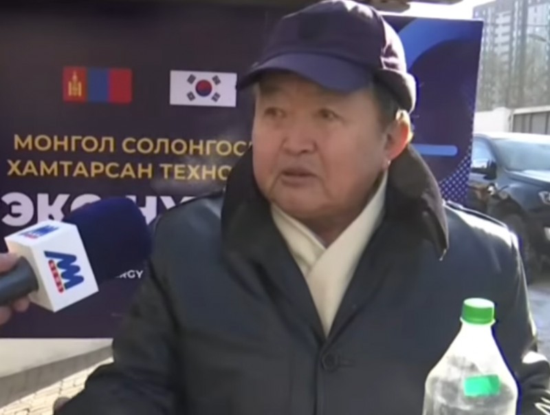 Нүүрсэнд тусгай бодис шингээж хатаахад тухайн нүүрснээс утаа гарахгүй технологи байна
