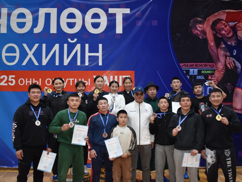 Оюутны УАШТ-ий чөлөөт бөхийн тэмцээн амжилттай болж өндөрлөлөө