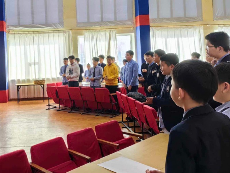 1000 хөвгүүдийн чуулган болж байна