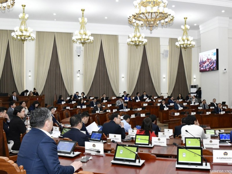 Зөвшөөрлийн тухай хуульд нэмэлт, өөрчлөлт оруулах тухай хуулийн төслийг анхны хэлэлцүүлэгт шилжүүллээ