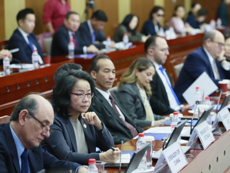 Засгийн газрын 2024-2028 оны үйл ажиллагааны хөтөлбөр, бүсүүдийн хөгжлийн төлөвлөгөөний талаар танилцуулж, санал солилцлоо