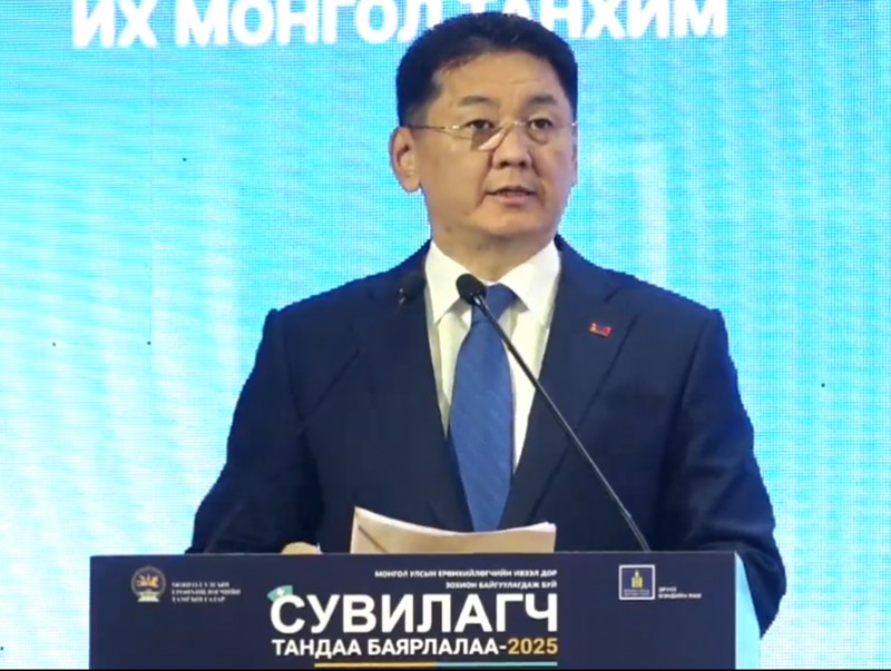 Ерөнхийлөгч У.Хүрэлсүх "Сувилагч тандаа баярлалаа" арга хэмжээний нээлтэд үг хэлж байна