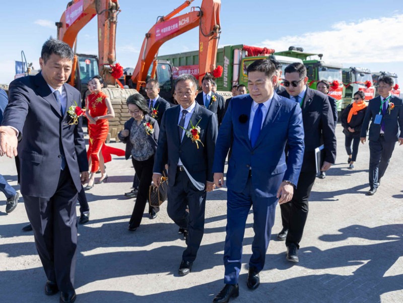 Л.Оюун-Эрдэнэ: Засгийн газрын мега төслийн нэгдүгээрт эрэмбэлэгдсэн Гашуунсухайт-Ганцмод төмөр замын их бүтээн байгуулалт гараанаас гарлаа