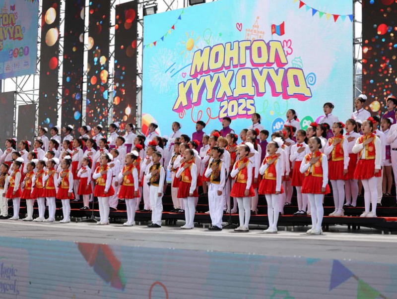 Хүүхдийн баярын арга хэмжээ төв талбайд үргэлжилж байна