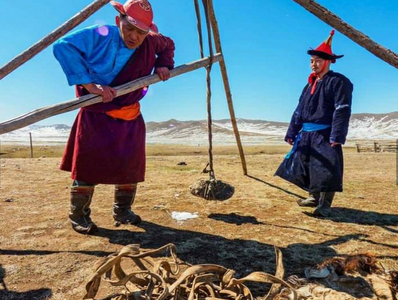 “Сур элдэхүй” зохиомж