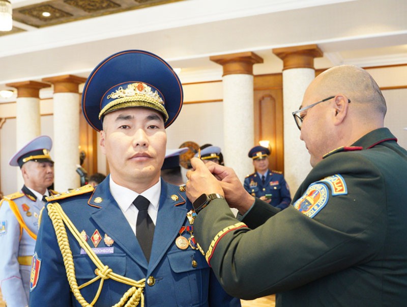 Онцгой байдлын байгууллагаас 5 хурандаа цолтон төрлөө