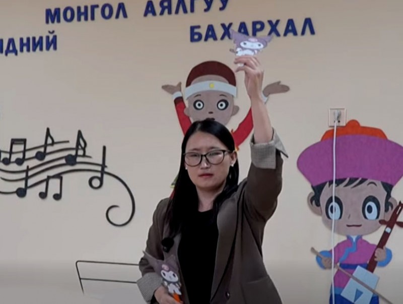 О.Мөнхчимэг: Сонирхож эзэмшсэн мэргэжил учир хөгжмийн багшийн ажлаа жаргалтайгаар хийдэг