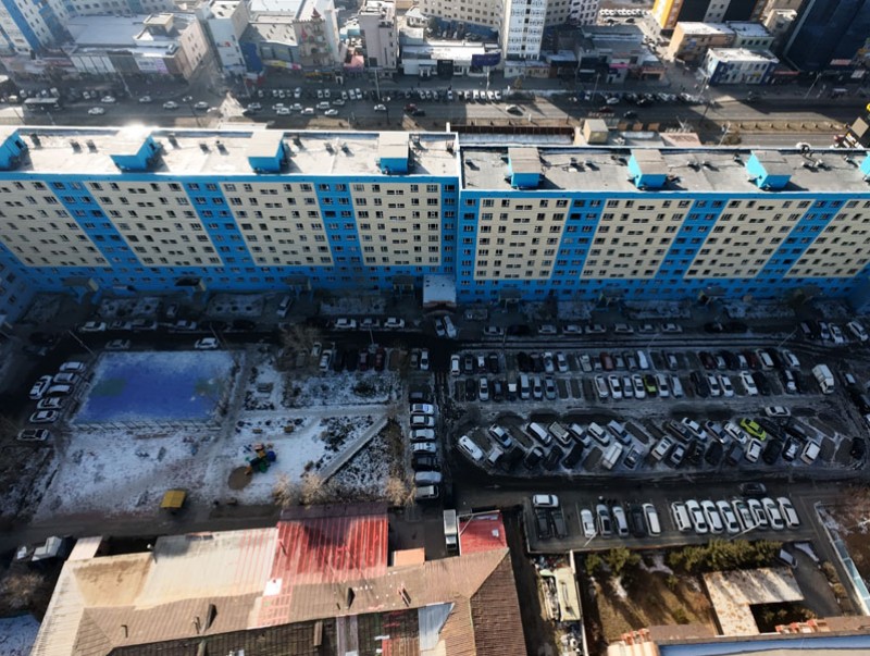 Баянгол дүүргийн 14 дүгээр хорооны 13Б, 13В байрын фасад, дулаалга, дээврийн засварыг хийжээ