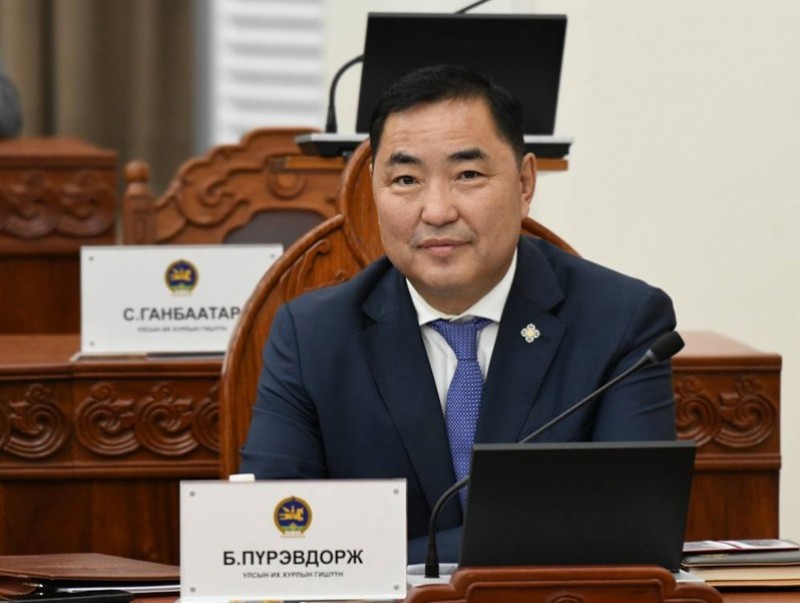 Үндсэн хуулийн цэцийн дүгнэлттэй холбогдуулан УИХ-ын чуулганы нэгдсэн хуралдаан түр завсарлалаа