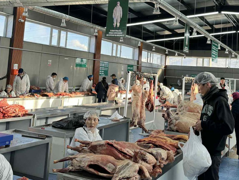 Малчдын зах дээр үхрийн махны үнэ 14 мянган төгрөг байна