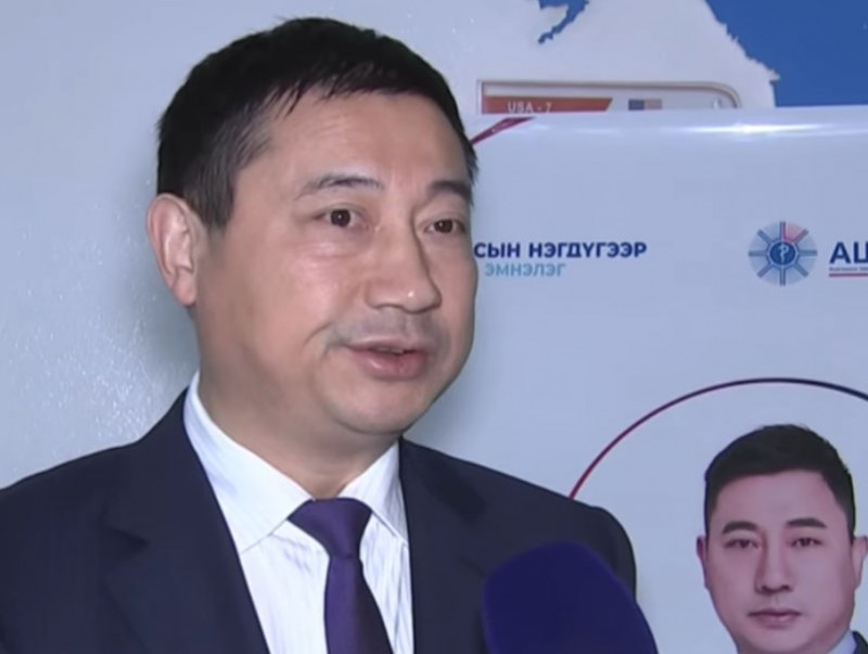 Гахайн элгийг хүнд шилжүүлэн суулгах мэс заслыг хийсэн БНХАУ-ын эрдэмтэн лекц тавилаа