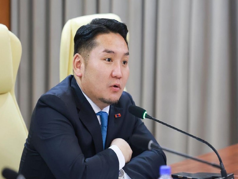 З.Төмөртөмөө: Иргэд 103 дугаарт дуудлага өгөөд, гурван цаг хүлээж байна