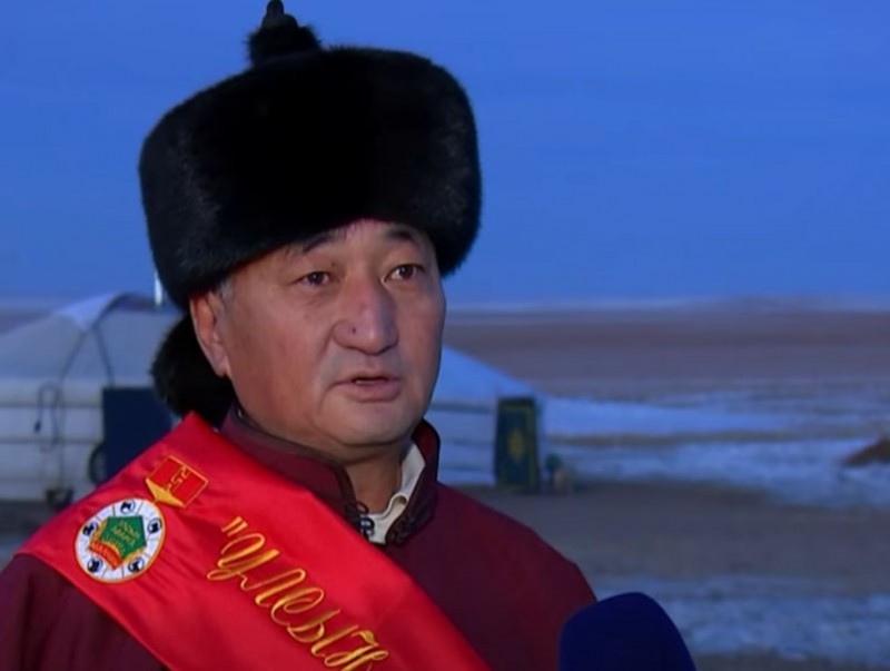 Дундговь аймгийн Дэлгэрцогт сумын малчин А.Эрдэнэбат, Д.Энхмаа нар "Улсын аварга малчин"-аар шалгарлаа