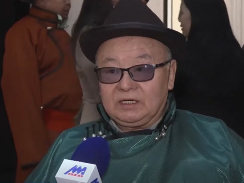Р.Отгонбаатар: Уран бичгээр бичихэд оюун ухаан, ур дүй, хичээл зүтгэл, тэсвэр тэвчээр чухал