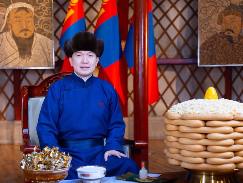 УИХ-ын дарга Н.Учрал “Сүрээр дарагч” хэмээх гал улаан морин жилийн Сар шинийн мэндчилгээ дэвшүүллээ