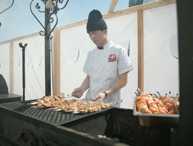 "UB food festival” олон улсын хоолны өдөрлөгт 30 аж ахуйн нэгж 18 үндэстний хоол, зуушаар үйлчилж байна