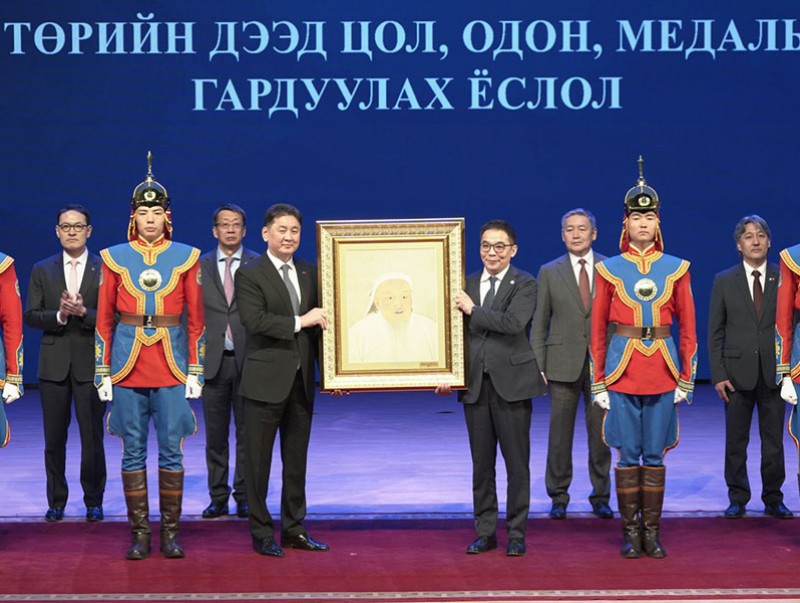 Монгол Улсын Ерөнхийлөгч АШУҮИС-ийн эрдэмтэн багш, ажилтнуудтай уулзлаа