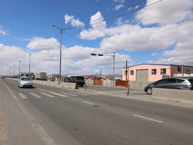 Гачуурт-Налайх чиглэлийн авто замд гурван гүүрэн гарц барина